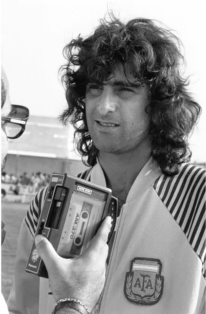 Aah Good Old Days Football
Mario Kempes 10