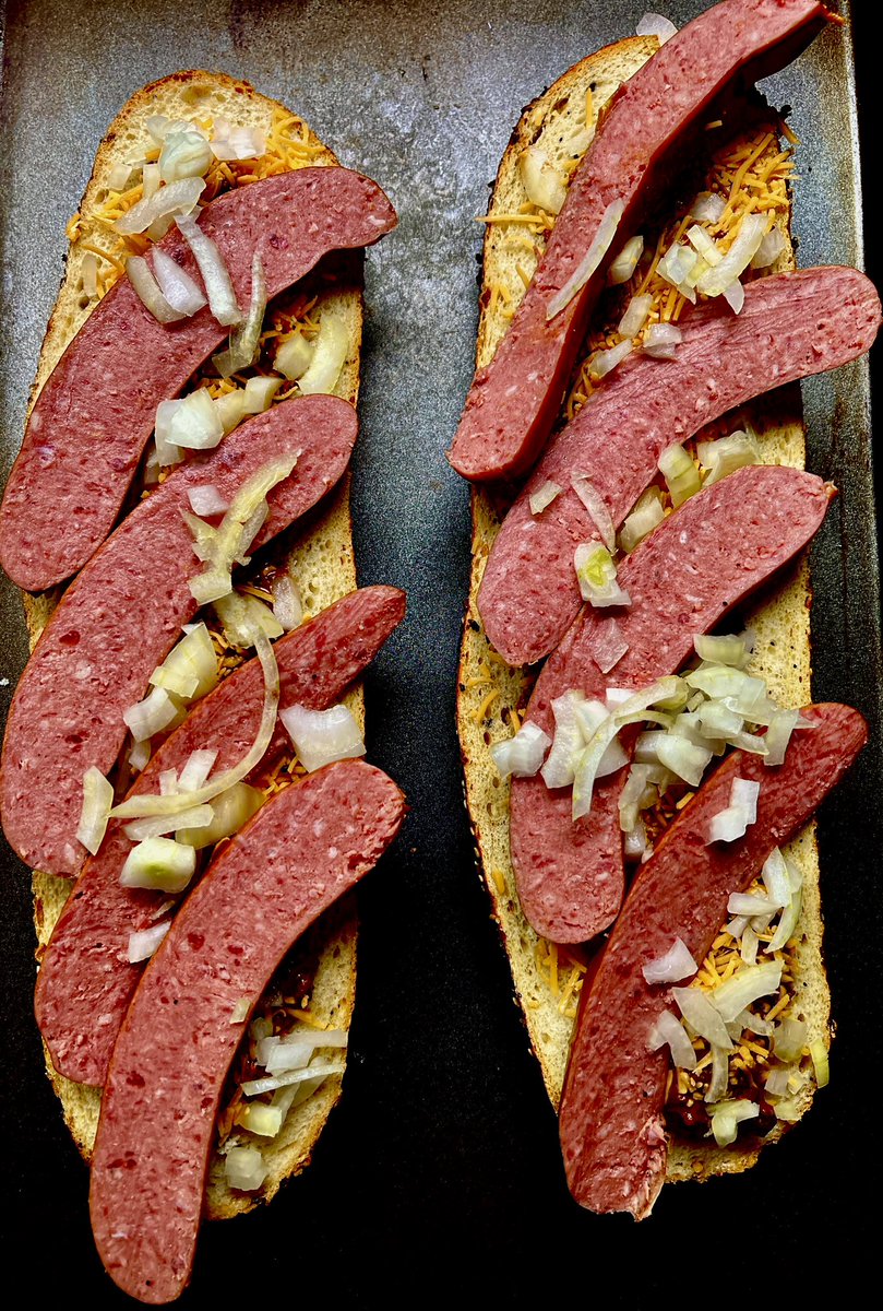 QCSausage's tweet image. Lunch is served😋
#humpdayhelp #newrecipe #craftsausages #sausagemakeseverythingbetter

queencitysausage.com/recipes-7/smok…