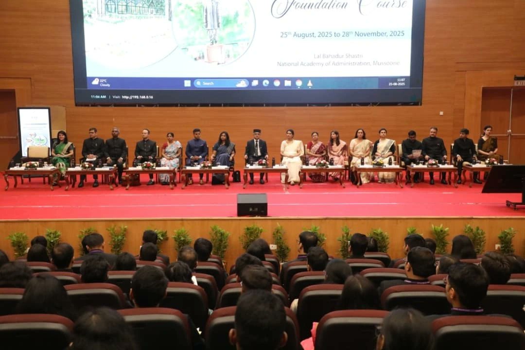 i3masterminds's tweet image. #LBSNAA #FoundationCourse 
👉Foundation Course at LBSNAA

👉100th Foundation Course at LBSNAA, Mussoorie 

👉Begins with 660 Officer Trainees from 19 Civil Services 

Read On-
indianmasterminds.com/news/100th-fou…

@LBSNAA_Official @svpnpahyd @SSIFS_MEA @nacincbic @IGNFA_GoI #Training…