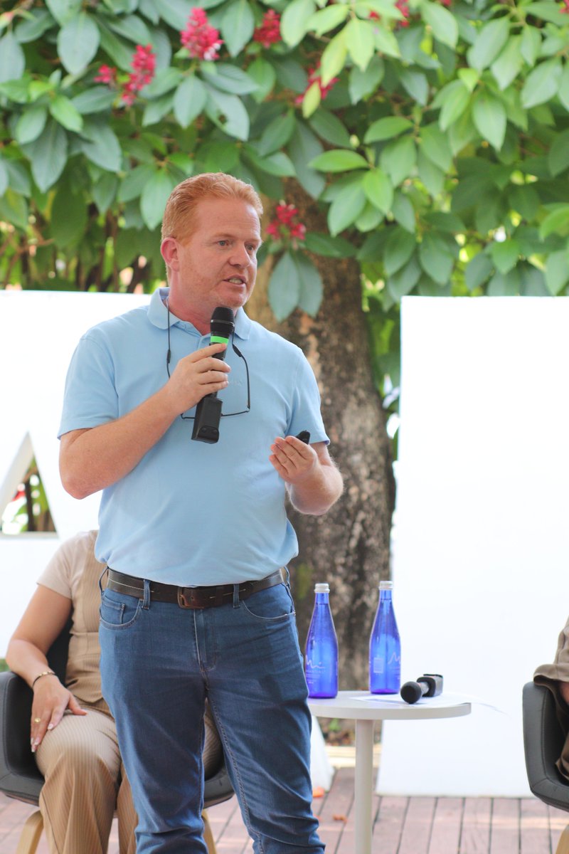 📢#AEstaHora en <a href="/EAFIT/">Universidad EAFIT</a> nos encontramos en el panel Construyendo Capacidades y Liderazgo desde los Territorios, presentado por Juan Guillermo Vieira y en compañía de Claudia Naranjo, Cecilia López, Vladimir González y Pablo Sanabria.

Conéctate en vivo👇: youtube.com/live/ECW8CeZZv…