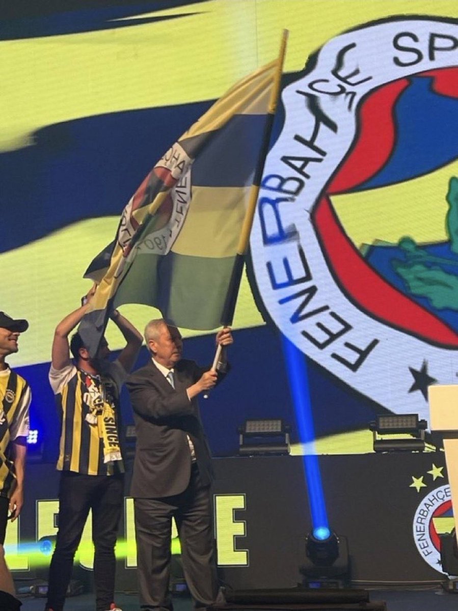 GEREKİRSE KAPININ ÖNÜNDE YATACAĞIZ AMA SENİ TEKRARDAN ADAY YAPACAĞIZ. BÜYÜK FENERBAHÇE TARAFTARI REAKSİYON ALMAYA HAZIRLANIN BAŞLIYORUZ ⏳ #AzizYıldırımİçinYürüyoruz
