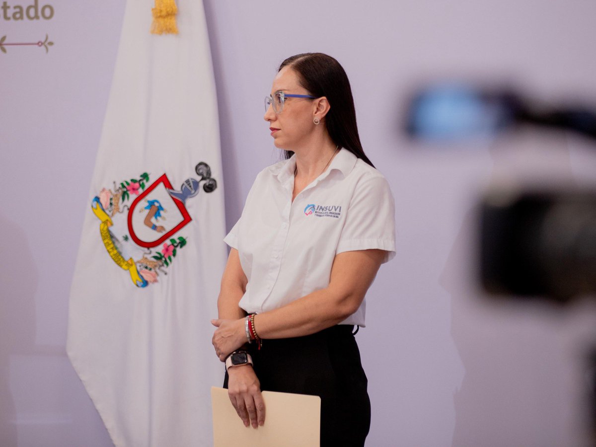 indira_vizcaino's tweet image. En nuestros #DiálogosPorLaTransformación anunciamos un paso muy importante para garantizar el derecho a la vivienda de las y los colimenses. 🏡✨
Presentamos, junto a Karina Vázquez, encargada de la Dirección del Instituto de Suelo, Urbanización y Vivienda (INSUVI), el Programa…