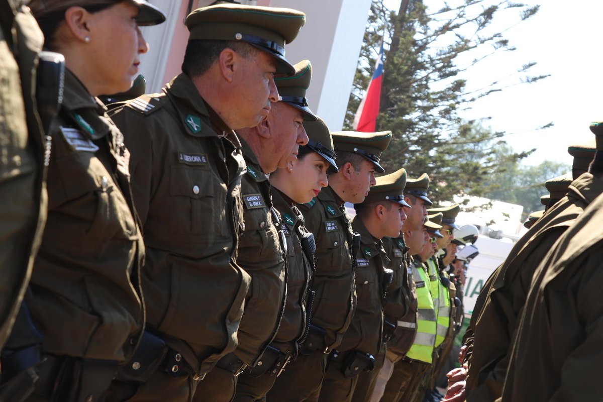 carab_ohiggins's tweet image. Amplio despliegue de @carab_ohiggins en Festividad Santa Rosa de #Pelequén. Jefe Zona O&apos;Higgins, General Max Jiménez Fleming, junto a @DPROhiggins, @seguridadOHi, @munimalloa, dio inicio a los servicios  preventivos con presencia activa en  puntos estratégicos.
#OrdenyPatria