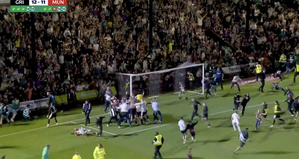 ABSOLUTE SCENES AT GRIMSBY TOWN