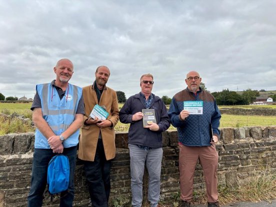 ReformDaily_'s tweet image. 📣 Reform Calderdale out campaigning again! ➡️🇬🇧

Get involved locally &amp;amp; make a difference in your community! 🫵🏻

#ReformUK #Calderdale #GetInvolved @RUKCalderdale