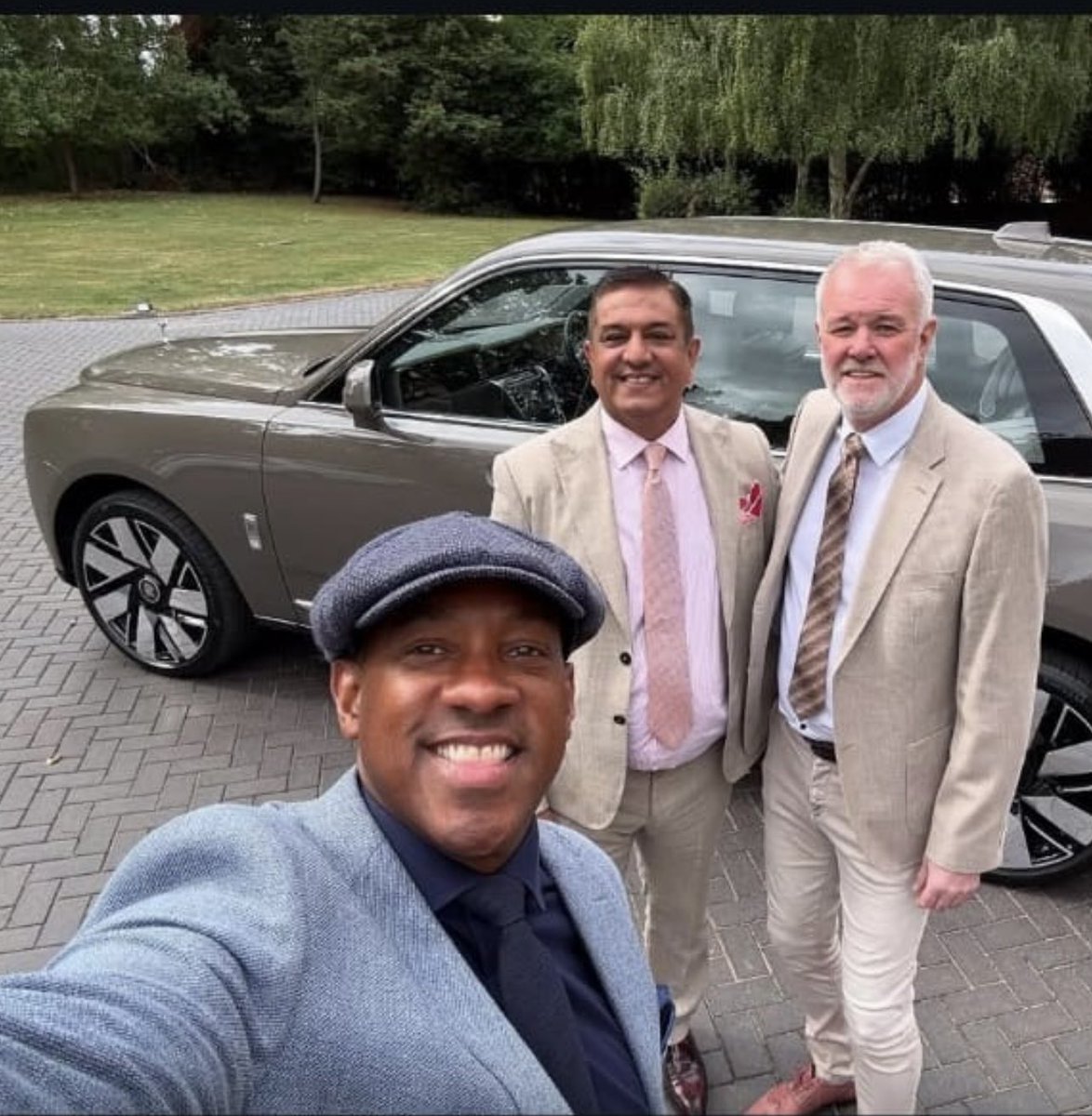 Phil Dunn (@phillydunn) on Twitter photo Enjoy your evening in Grimsby, Raj… Enjoy your evening in Grimsby, Raj…