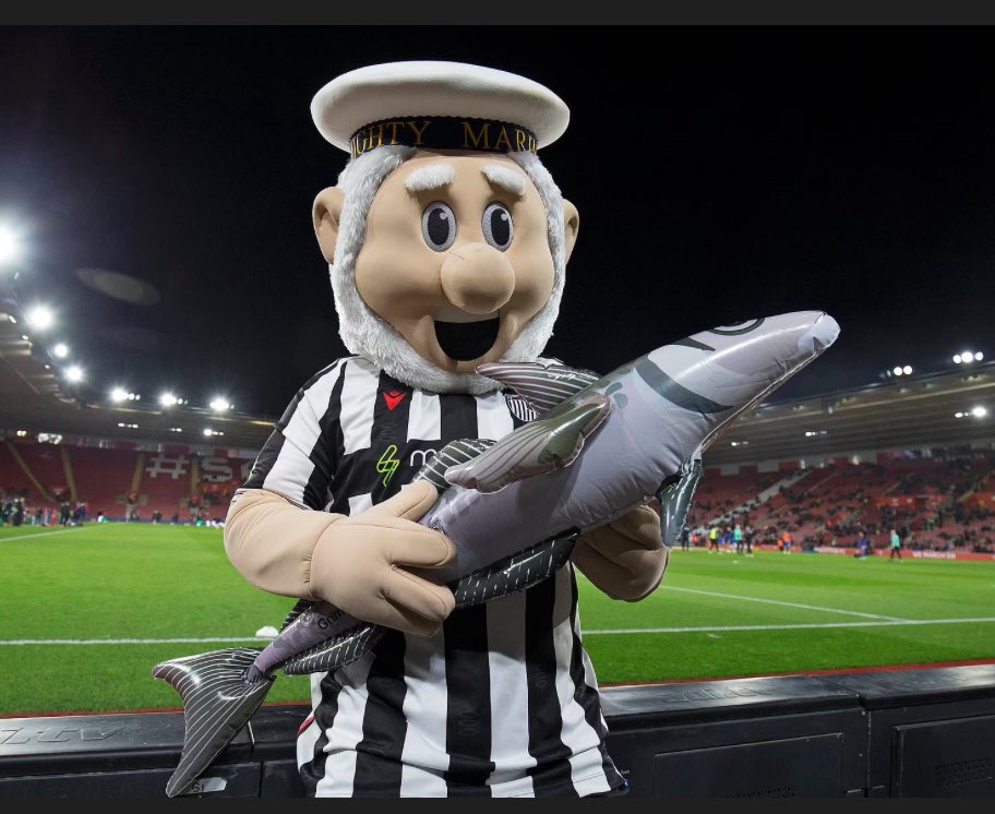 Watching Man Utd get beaten by my old home town club is a thing of beauty . 😂😂.