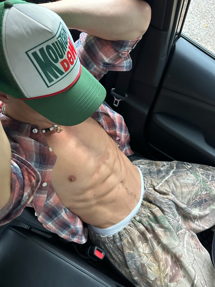 DENVER LUX (100k top 1%) tweet media