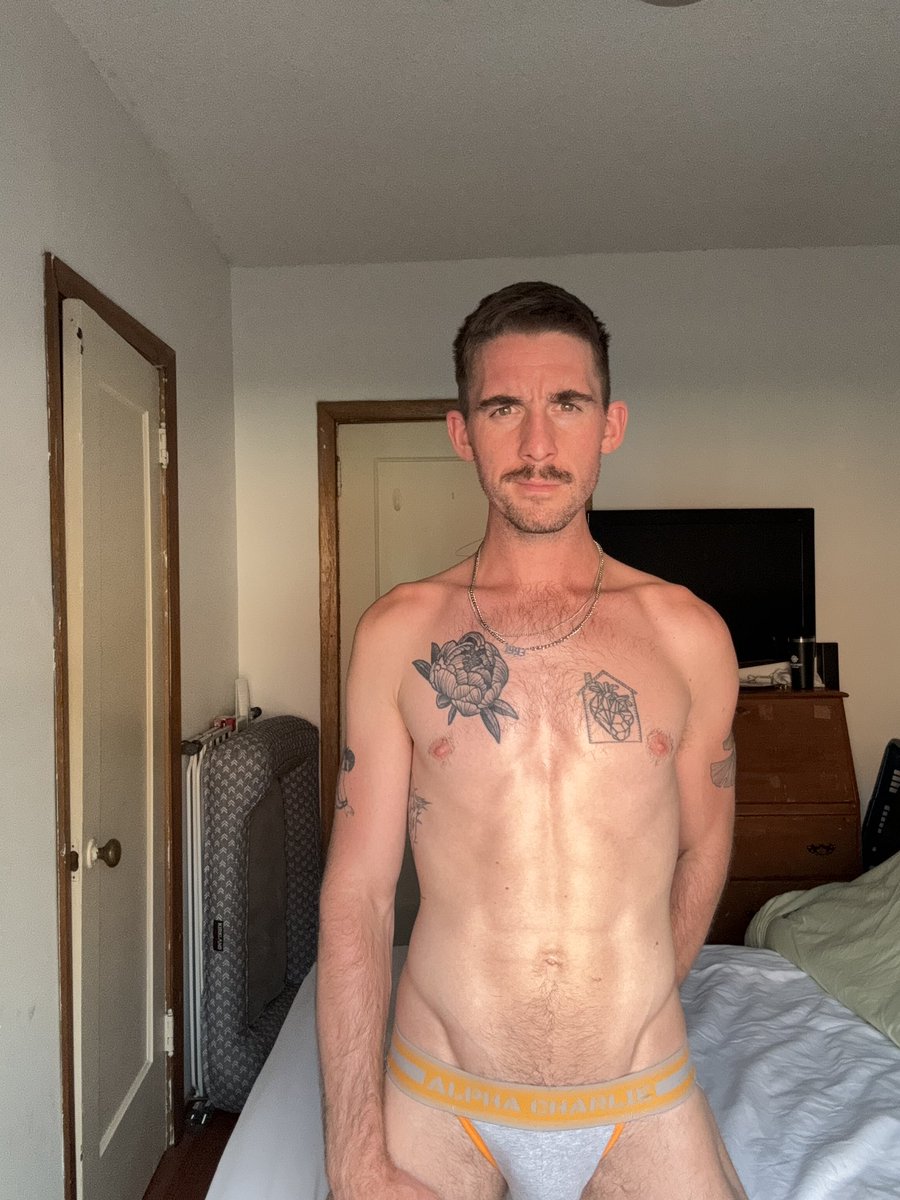 Chasing that sunshine #gay 
#boys #gaytoronto #men