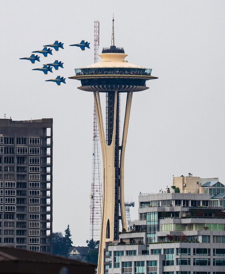 IvDogg's tweet image. August part 1 - Seafair Seattle and the Blue Angels! I definitely stole some of these pictures from other people who were there LoL, fun time as always, much thanks to the hosts and sponsors #SeattleSeafair #BlueAngels #Seafair #Seattle #WaterwayCruises #GuidepointSecurity