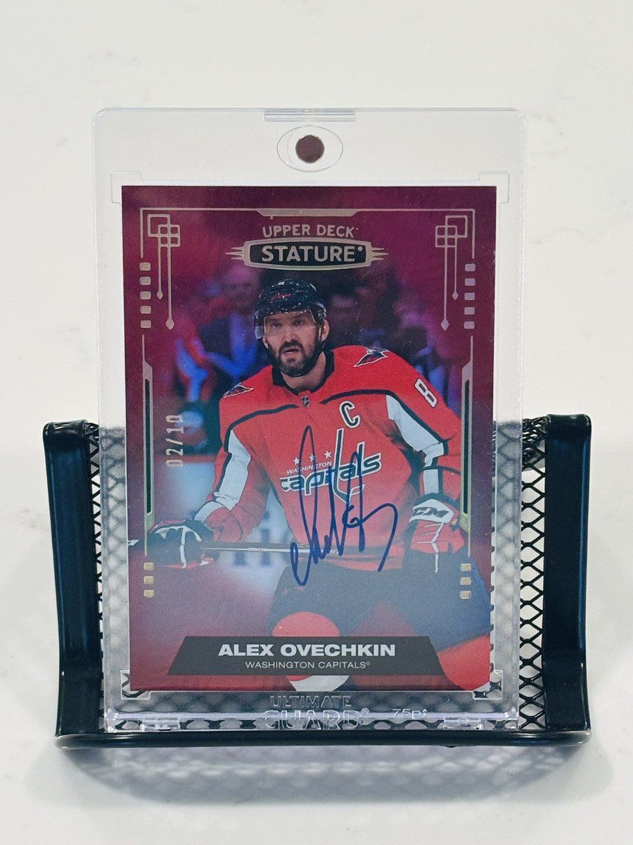 Looking to buy NHL

Stature autos and patch autos
Splendor
Exquisite
Limited logos
FWA
Young Guns

Cool stuff basically

Looking to pay 80-85% but open to discussion depending on the card. 

(Pics for reference)