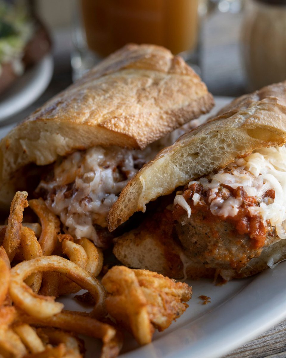 Today’s a Meatball sandwich kind of day. Italian meatballs, house-made pomodoro sauce, and parmesan cheese. Served on an organic French hoagie.
Yes, please!