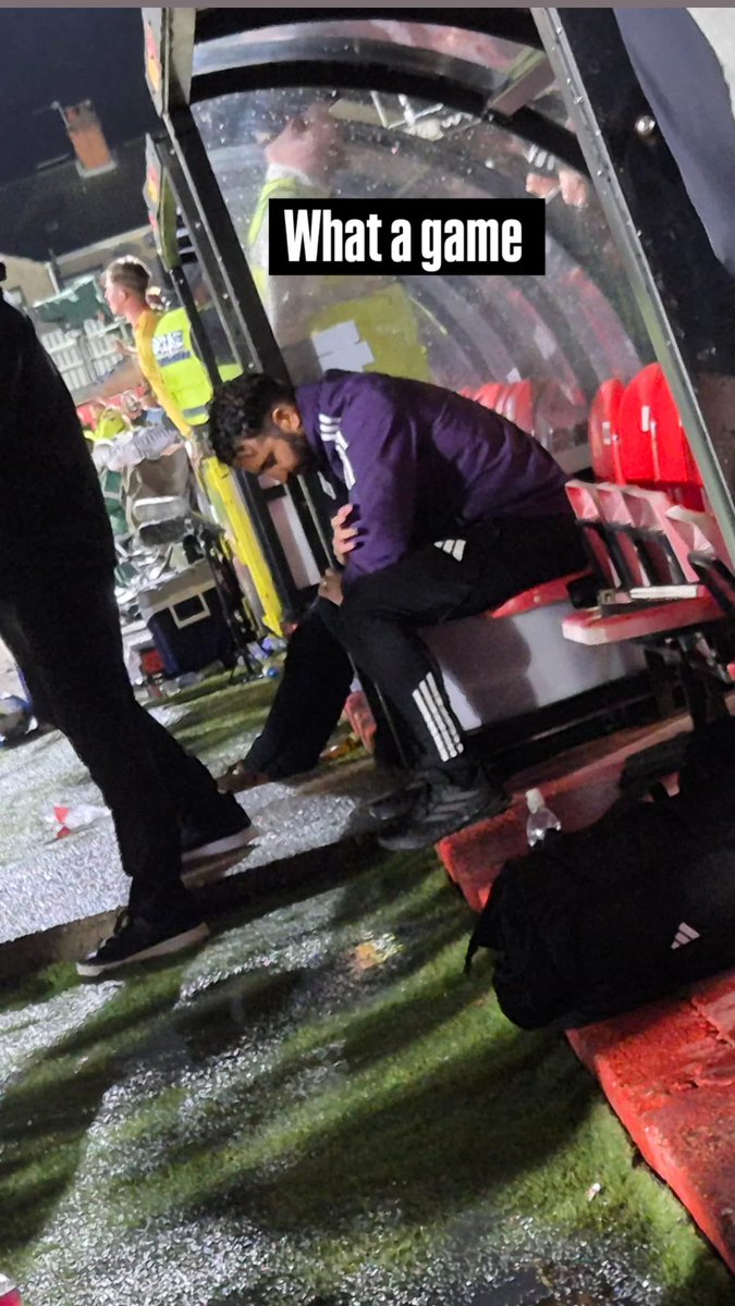 Ruben Amorim , thinking what’s coming in the morning 🤭… his P45 ! 

#RubenOut #GrimsbyTown #gtfc #CarabaoCup #ManchesterUnited