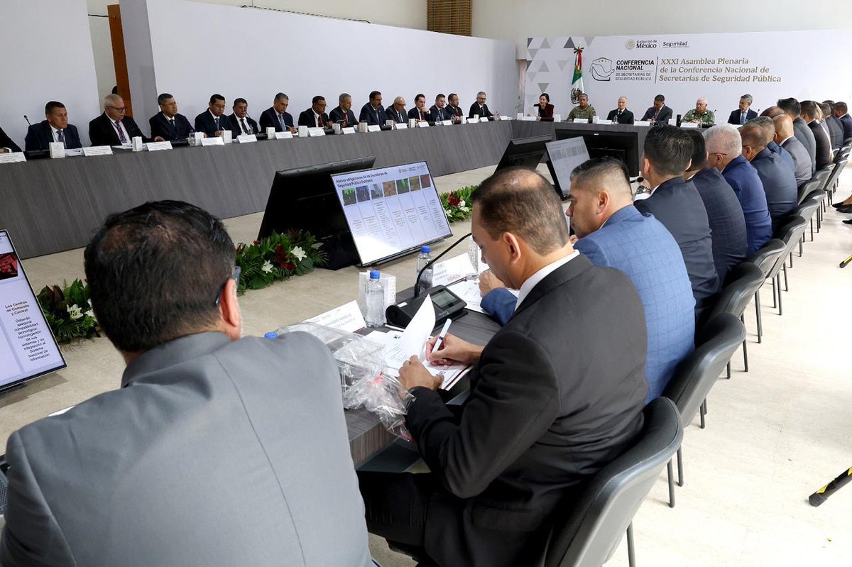 Marcela Figueroa (@maffiguer) on Twitter photo Participamos en la plenaria de la Conferencia Nacional de Secretarías de Seguridad Pública presidida por el Secretario <a href="/OHarfuch/">Omar H Garcia Harfuch</a>. Informamos a las y los 32 secretarios de todo el país sobre los principales cambios normativos en seguridad y el plan que impulsamos desde el <a href="/SESNSP/">SESNSP</a> Participamos en la plenaria de la Conferencia Nacional de Secretarías de Seguridad Pública presidida por el Secretario <a href="/OHarfuch/">Omar H Garcia Harfuch</a>. Informamos a las y los 32 secretarios de todo el país sobre los principales cambios normativos en seguridad y el plan que impulsamos desde el <a href="/SESNSP/">SESNSP</a>