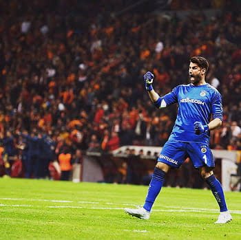 Ben artık Fenerbahçe ruhunu sahaya yansıtacak kişileri Fenerbahçe’de görmek istiyorum. Volkan Demirel’in ruhu gibi ruh gerek takıma.