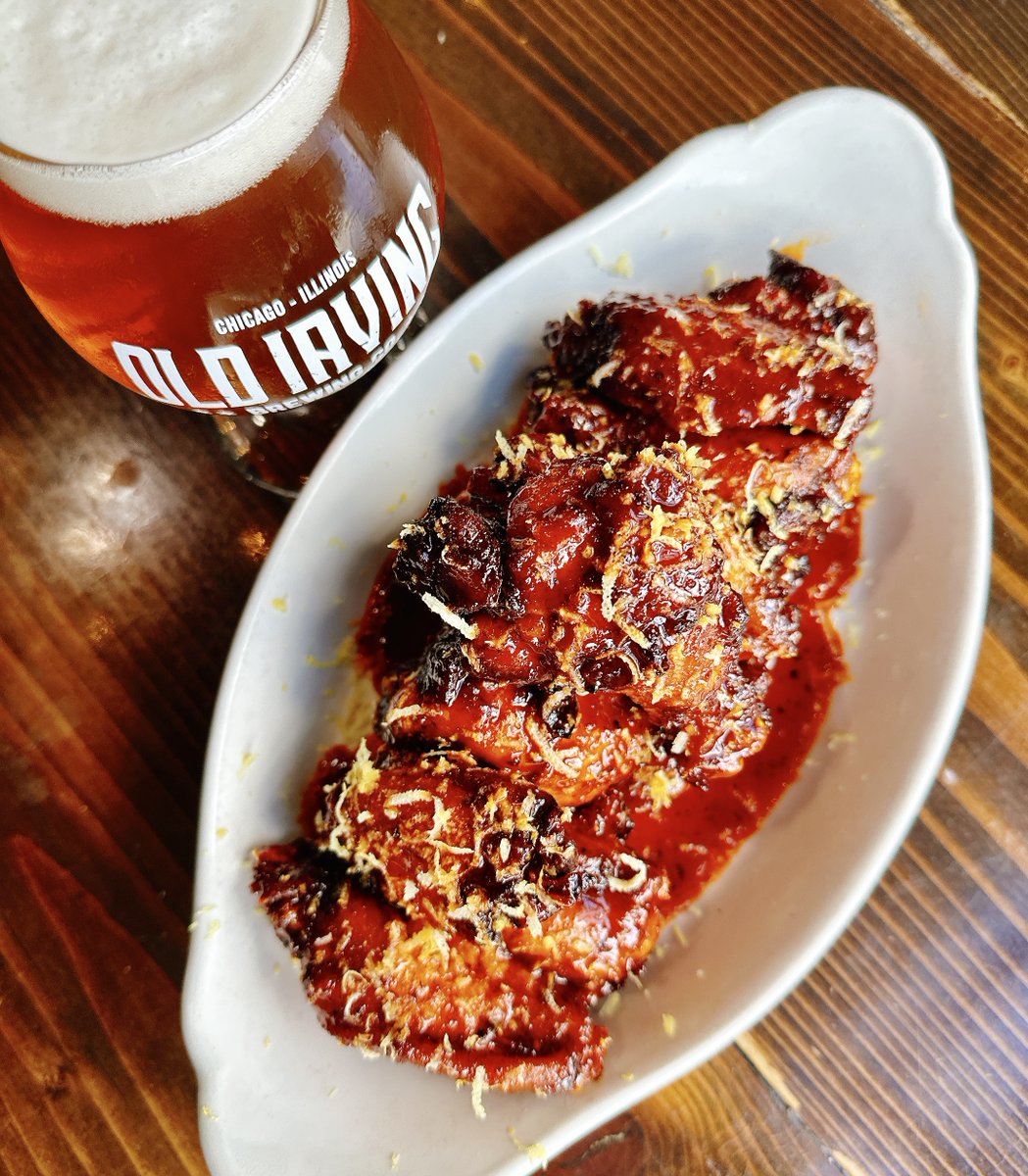 OldIrvingBeer's tweet photo. #wingoftheweek = Gochujang Maple Wings. House sauce made w/ gochujang, maple syrup, mirin, rice vinegar, sugar, garlic, ginger, lime, &amp; lime zest garnish. Good thru Tuesday.

Paired w/ Scentinel, our 6.2% American IPA, that we’ve made from day 1. Enjoy. https://t.co/4CvfsYGD9K