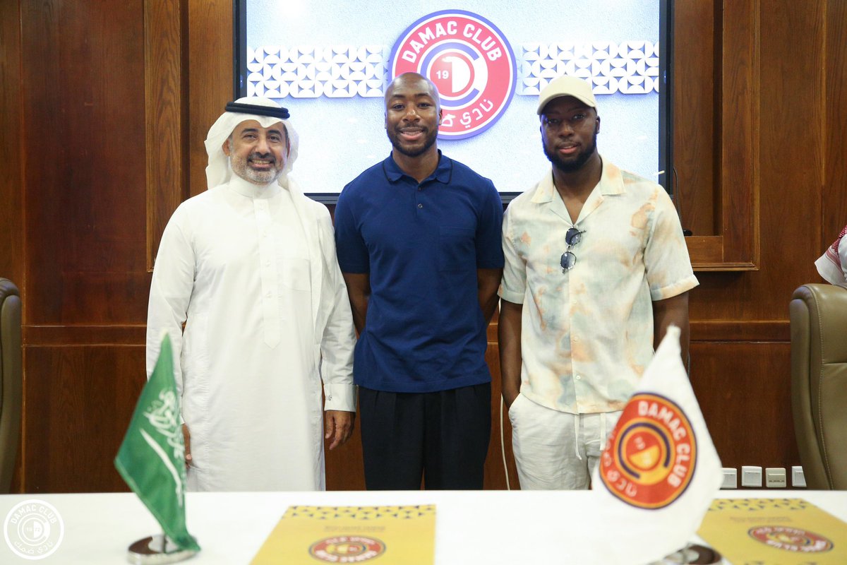 Yaks75's tweet photo. Lets start !@damac_club @spl 
AlHamdulillah !
heureux de vous annoncer ma signature à @damac_club , excité à l’idée de découvrir un nouveau championnat et un nouveau pays 🇸🇦 Merci à tous pour vos messages ❤️le travail peut commencer! 💪🏾👊🏾 #LaBrute https://t.co/Ft1YwCpGIv