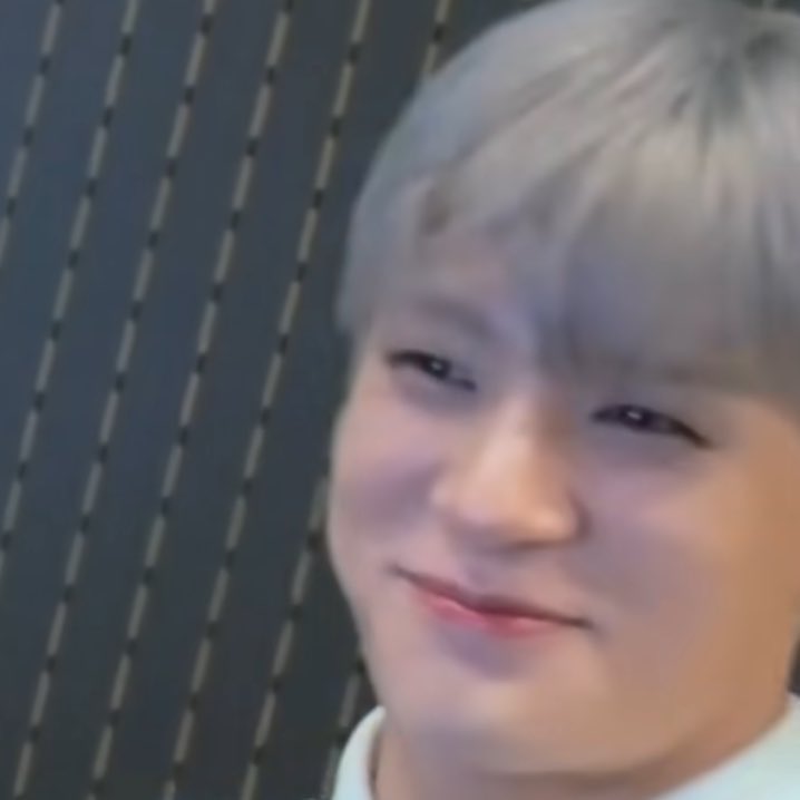 แม่จ๋าคับมีคนว่าลูกอ้วม                   ม่ายอ้วม จ้ำม่ำ