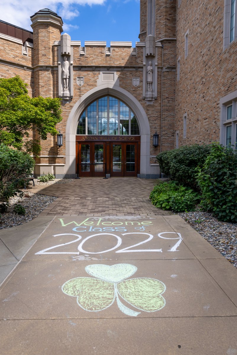 NDscience's tweet image. Chalk it up to a warm welcome ☘️

#ND2029 #WelcomeWeekend