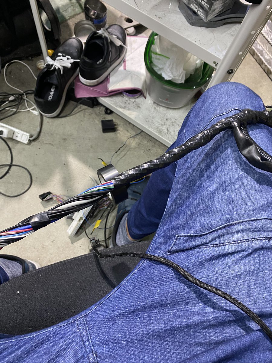 マジで何も考えずに船を買ったはいいが

本当に何も考えてなさすぎて免許取りに行く暇も釣具を調べる暇もないから
他力本願を全開で使って色々揃えて調べてもらってる
趣味の応援ありがとうございます。

こちらは全開で仕事します。
9 10 11月はたくさん走ってたくさん遊ぶぞー！って感覚です。
