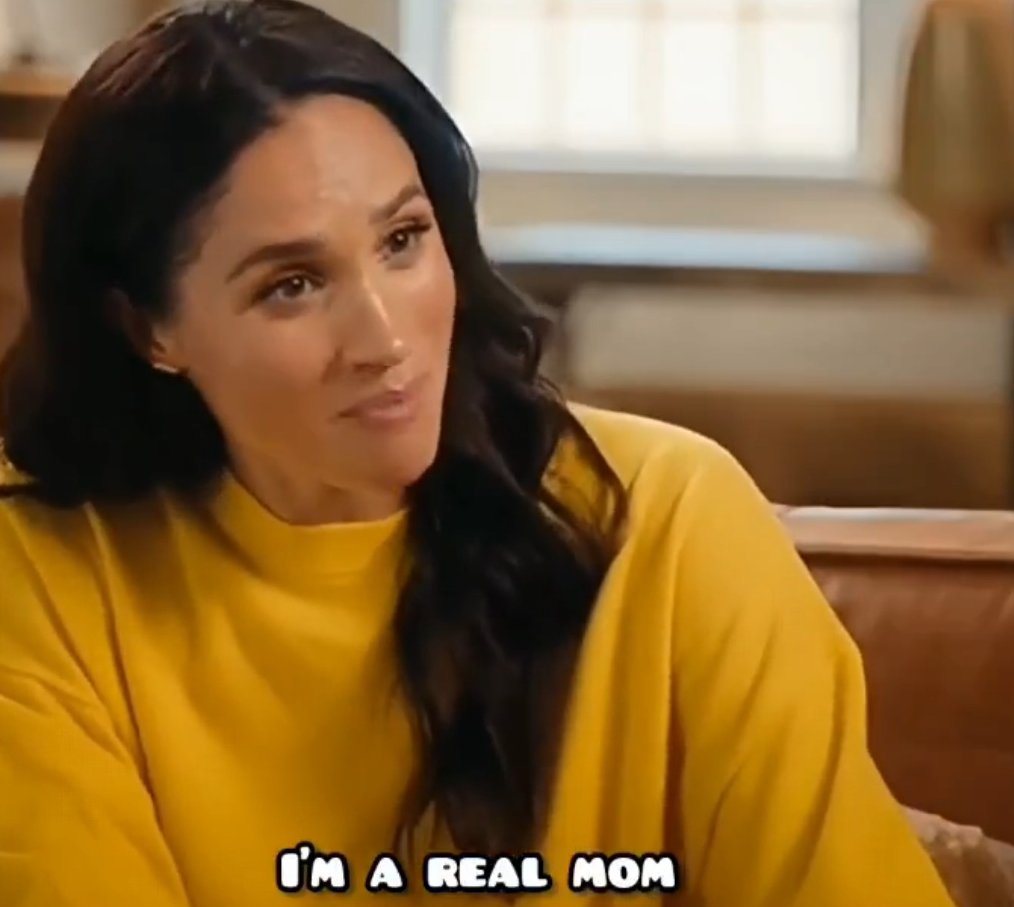 The clapback queen! "I'm a real mom." No one said you're not, Megz! Paranoid much? 😒 Or was the reaction to that baby mama video an eye-opener 👀 and you realized everyone knows?