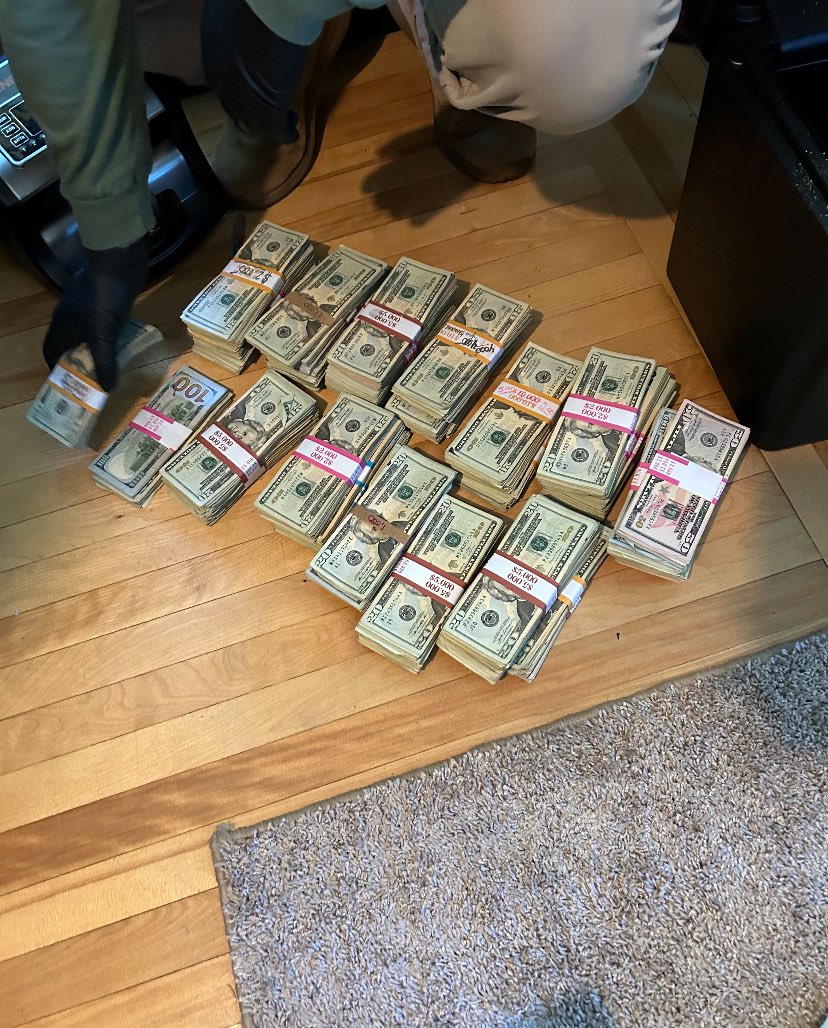 DEANEWENGLAND's tweet image. Happening NOW! Twenty seven people in Franklin, New Hampshire have just been arrested! Fentanyl and methamphetamine sourced from Lawrence, Massachusetts have been seized. The drugs are directly linked to the Sinaloa Cartel. The investigation continues. #SinaloaCrackdown2025