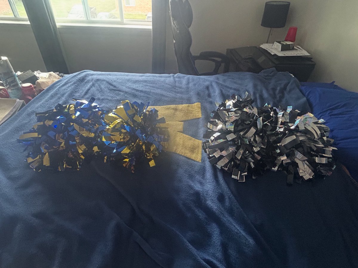 Here are more gifts for the Webster High School girls varsity soccer teams as I will be giving them their pompoms so they may use them to cheer for their teammates on the sidelines! 💙💛💙🩶