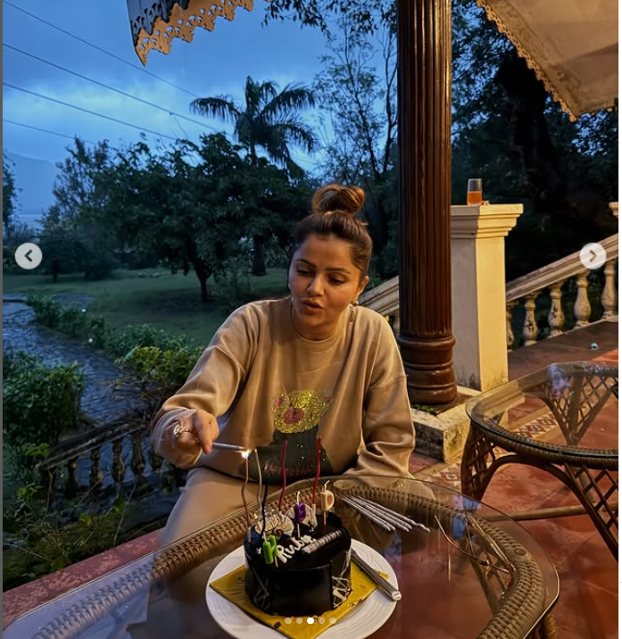 rubina_sanaya's tweet photo. Some more birthday pictures of our boss lady!
Stay happy and blessed always Ruby

#RubinaDilaik #RubiHolics #HappyBirthdayRubinaDilaik https://t.co/1tEAhUCkY8