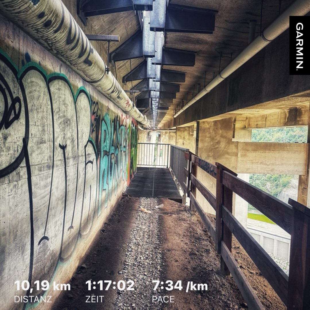 HaraldHolzhamm1's tweet photo. …trailrun Igls mit robert..#igls
#timetoplay #shotoniphone #keeponrunning #visionofpictures #nevernotrunning https://t.co/ekSF7QSwDH
