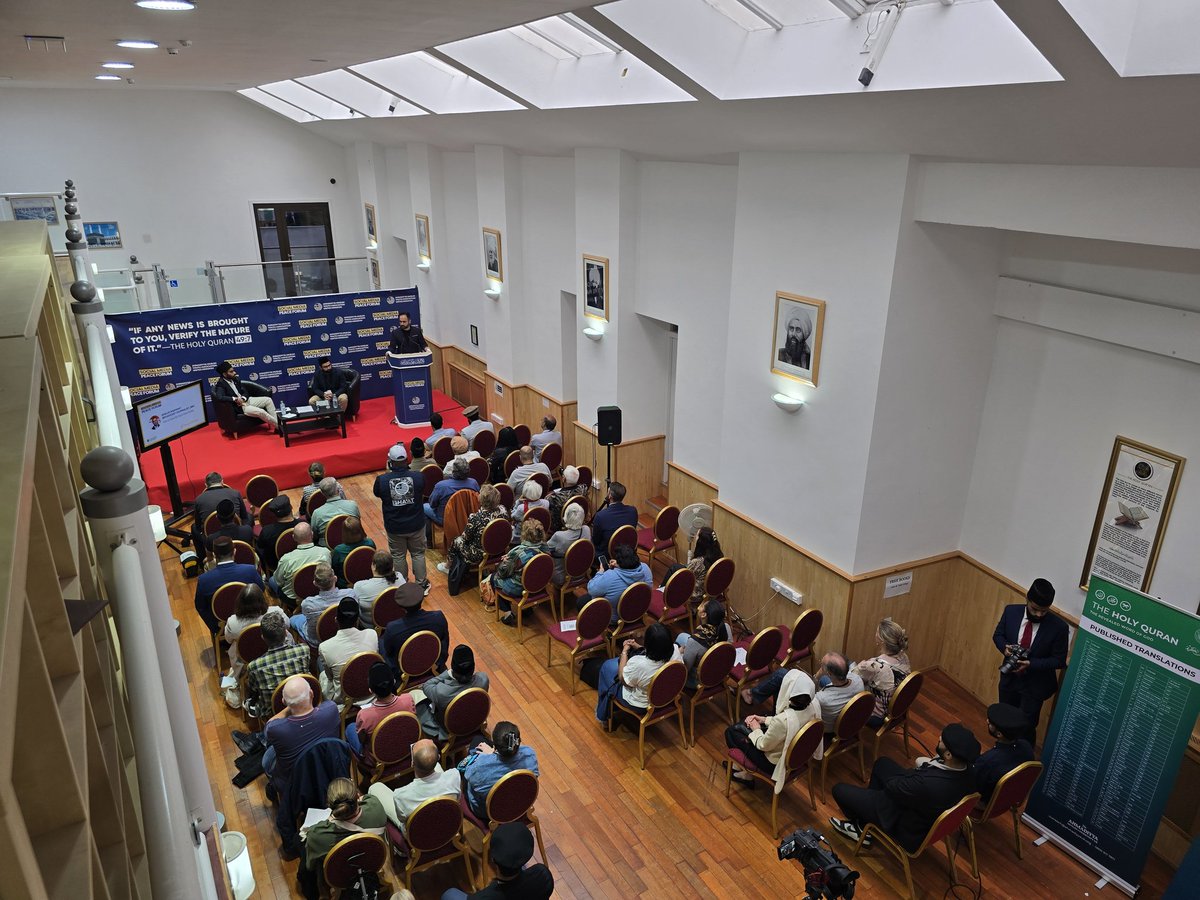 Social Media Peace Forum taking place at Baitul Futuh Mosque, London discussing ethical use of Social Media. 

#SocialMedia #Truth #honesty #uk #news