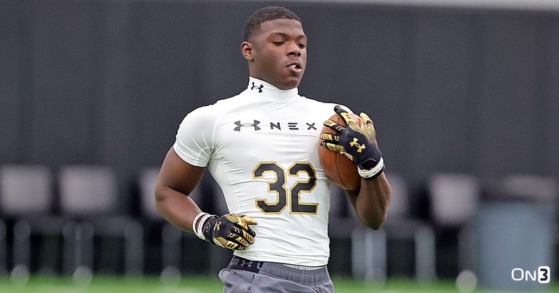 Visitor List: Season opener vs UTSA

A look at every prospect expected this weekend in College Station as the Aggies kickoff their season against the Roadrunners ⬇️👍

(🔗: on3.com/boards/threads…)