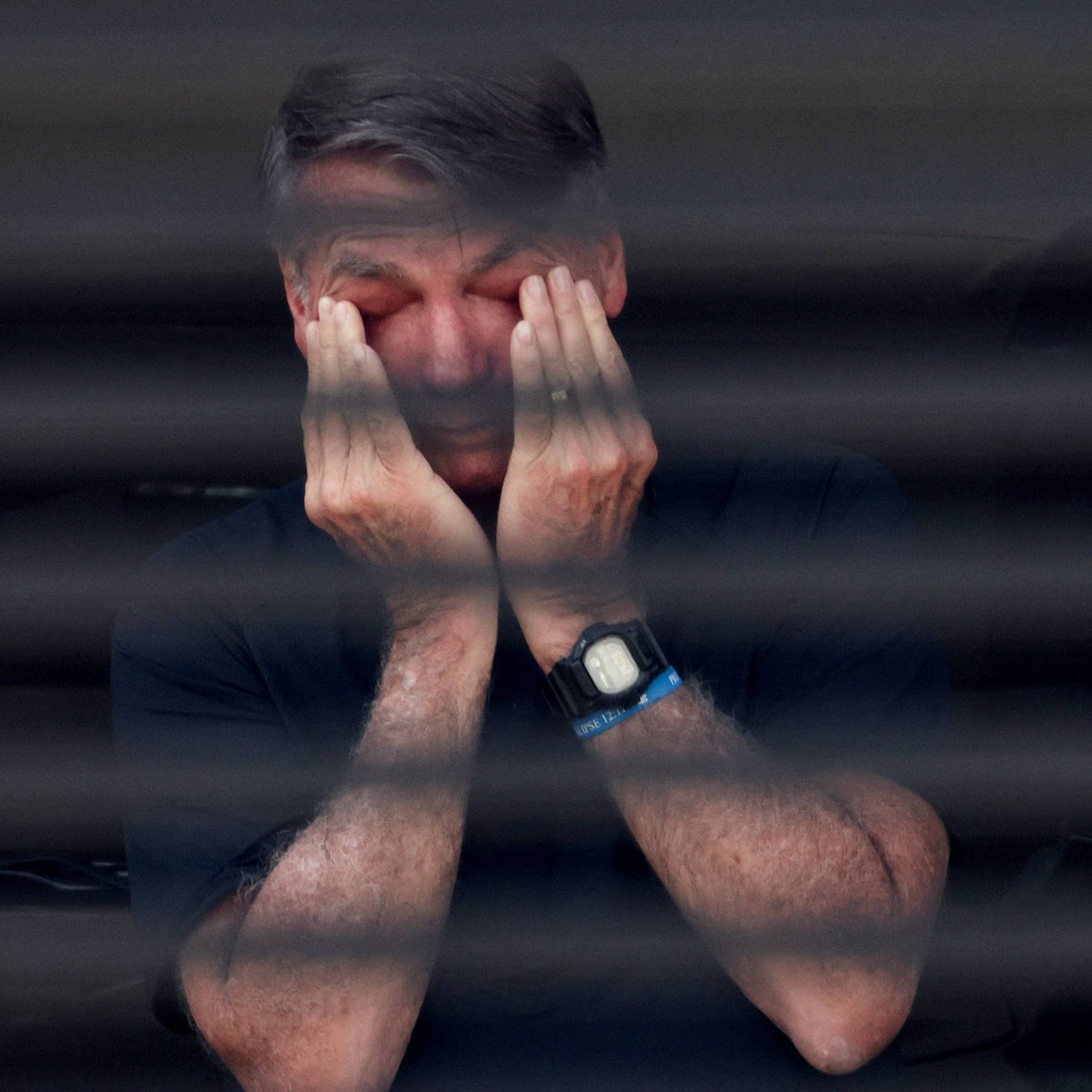 Bolsonaro é o primeiro preso do Brasil torturado oficialmente em sua própria residência pelo Estado formal. Institucionalizaram e legitimaram a tortura, e o Jair foi o primeiro cobaia da ditadura brasileira. Não achem que ele será o último. Bem vindos ao estado de exceção