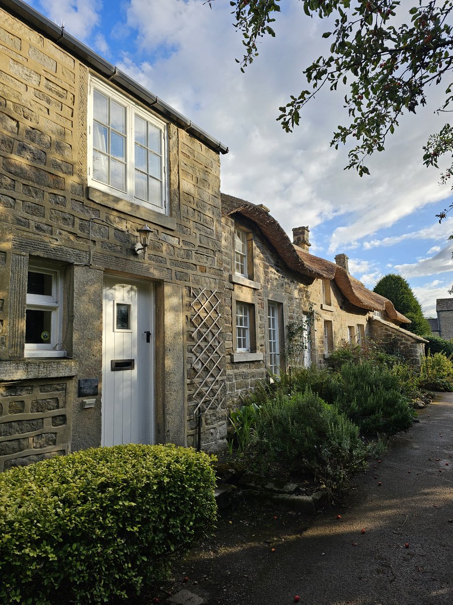 Baslow looking as pretty as ever 🌄