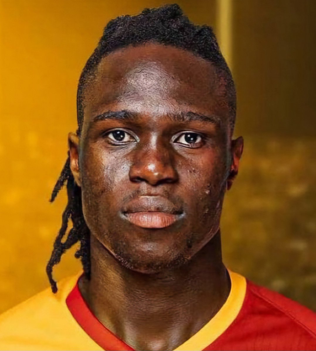 L_sane_10's tweet photo. Wilfried Singo'nun Galatasaray'a transferi şerefine bu tweeti beğenip RT atanlar arasından 5 kişi bana forma hediye ediyor. 

Bol şans ☘️ https://t.co/1wIEQCD9Ws