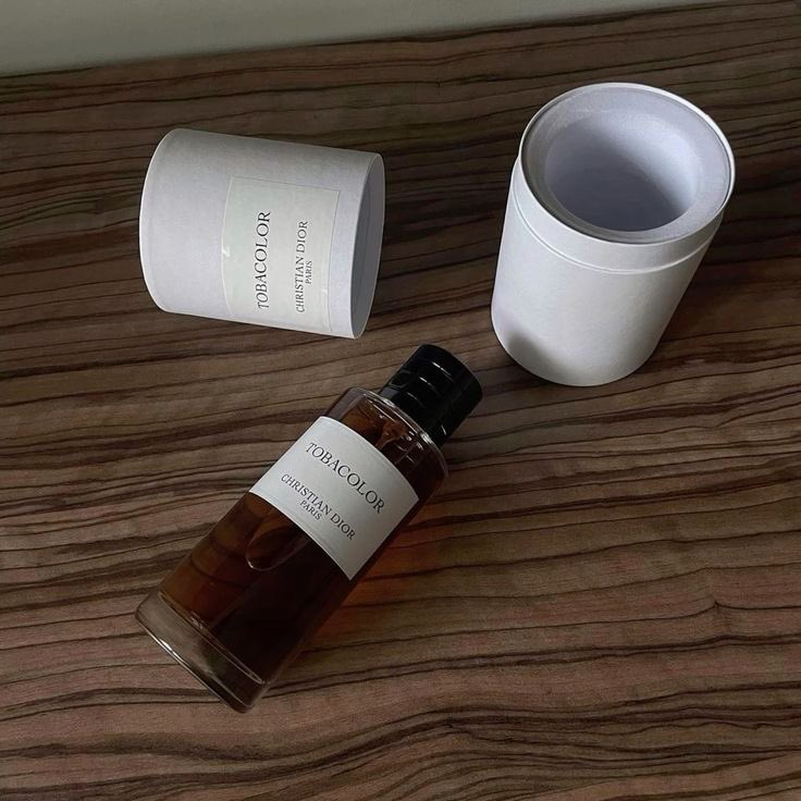 TOBACOLOR CHRISTIAN DIOR ‼️

50ml Boxed

🏷N330,000

Delivery 🚚 Nationwide