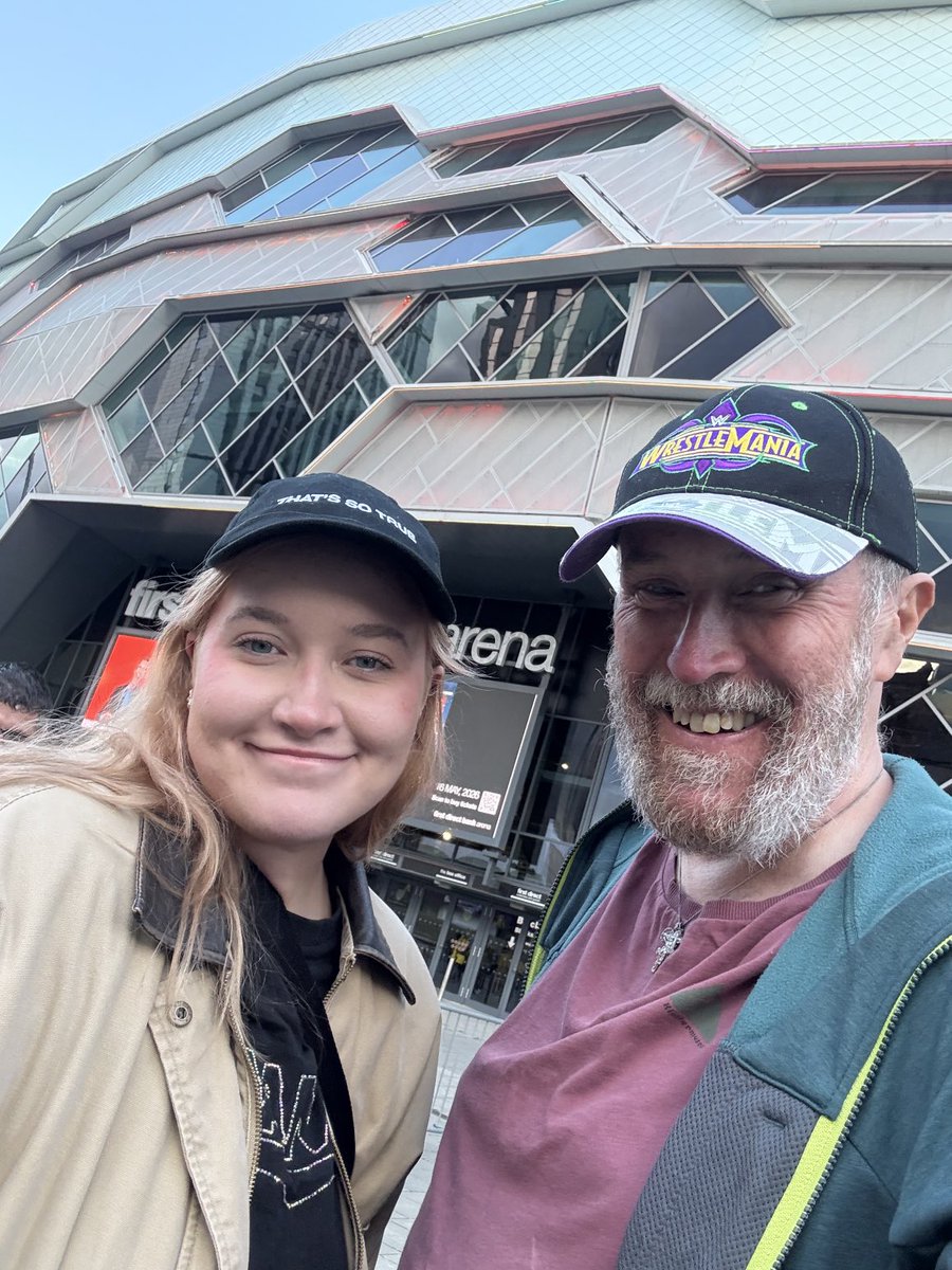 #WWELeeds all ready for the action tonight