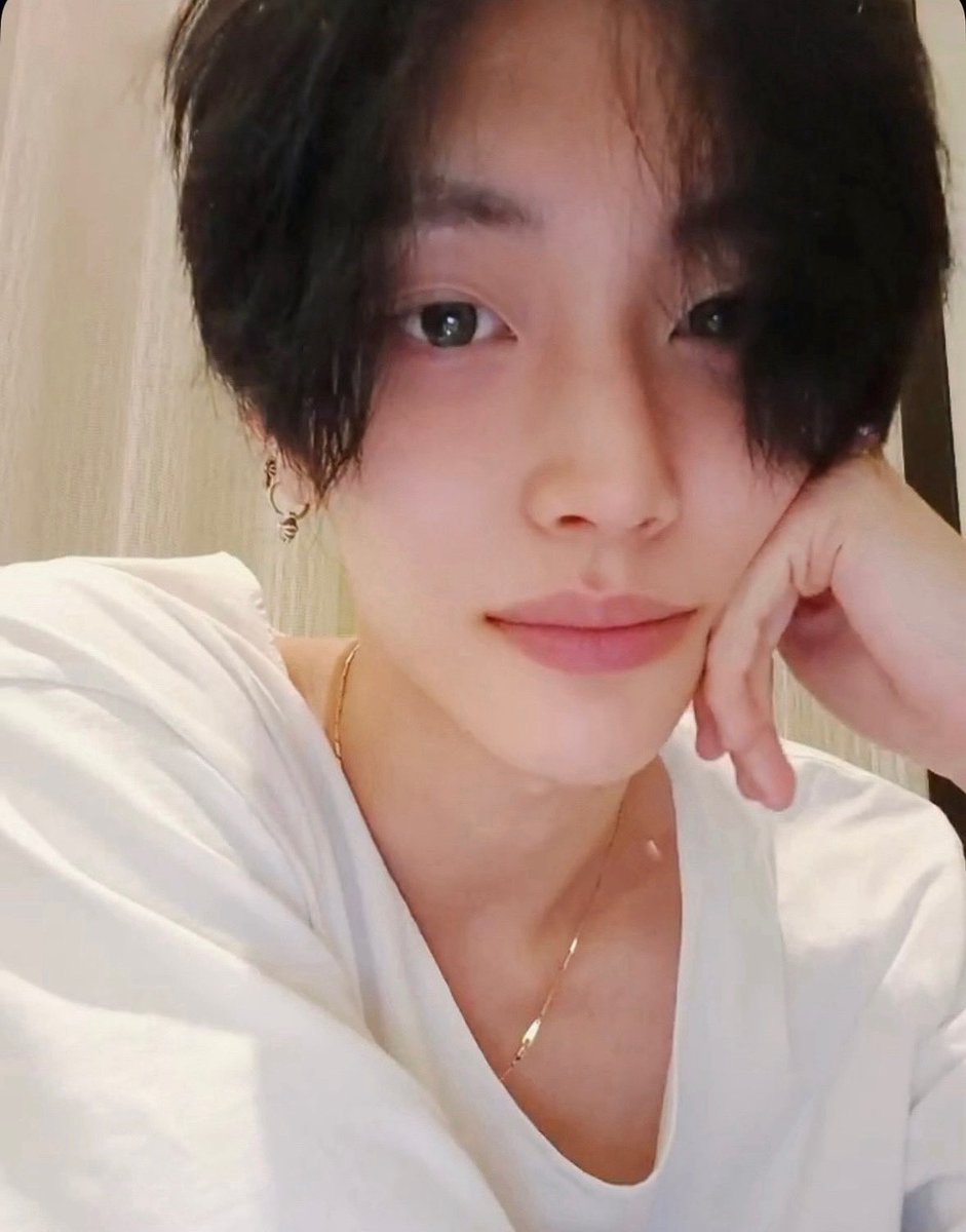 하 아육대에 쌩얼 대결 부문 없던거 원통해서 눈물난다