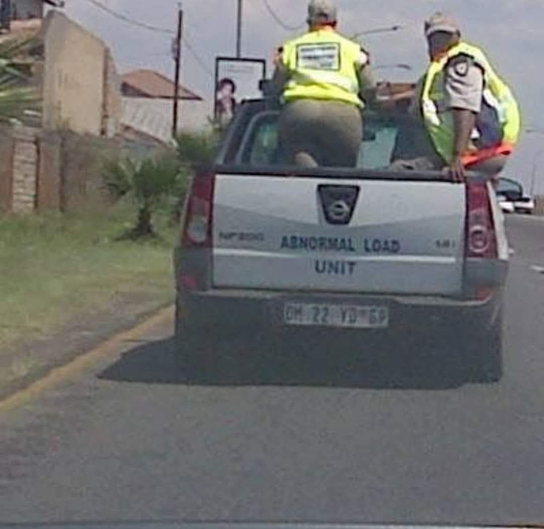 Saulo Lesia Laka πΏπ¦ (@fonyokapondoka) on Twitter photo Literally so Abnormal Literally so Abnormal