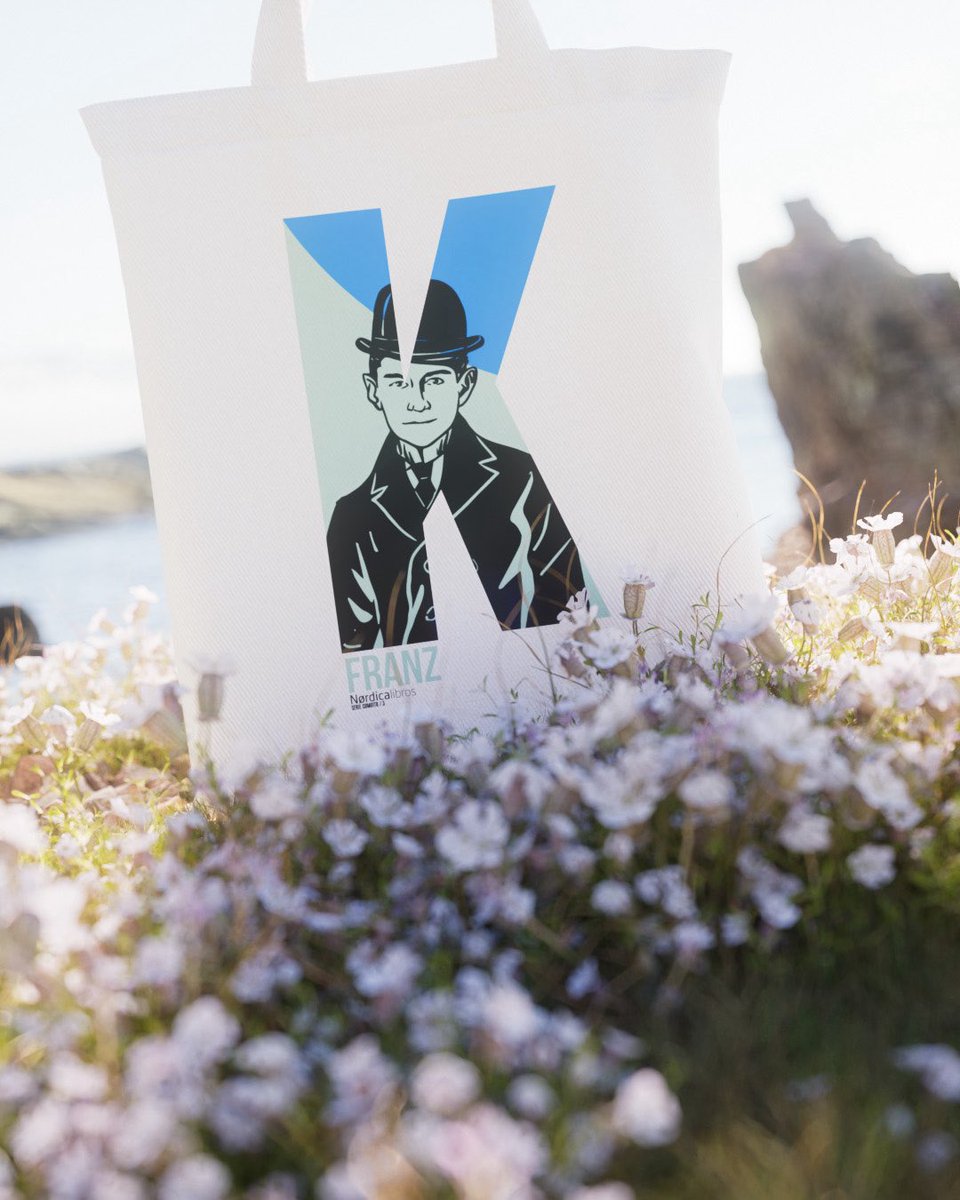 Nordica_Libros's tweet image. Comienza una nueva temporada y os proponemos un complemento literario perfecto para llevar vuestros libros preferidos. Podéis elegir que os acompañe Sylvia Plath, Franz Kafka, Sherlock Holmes…

Encontradlas en vuestra librería más cercana o en nuestra web.

#bolsas 
#totebag