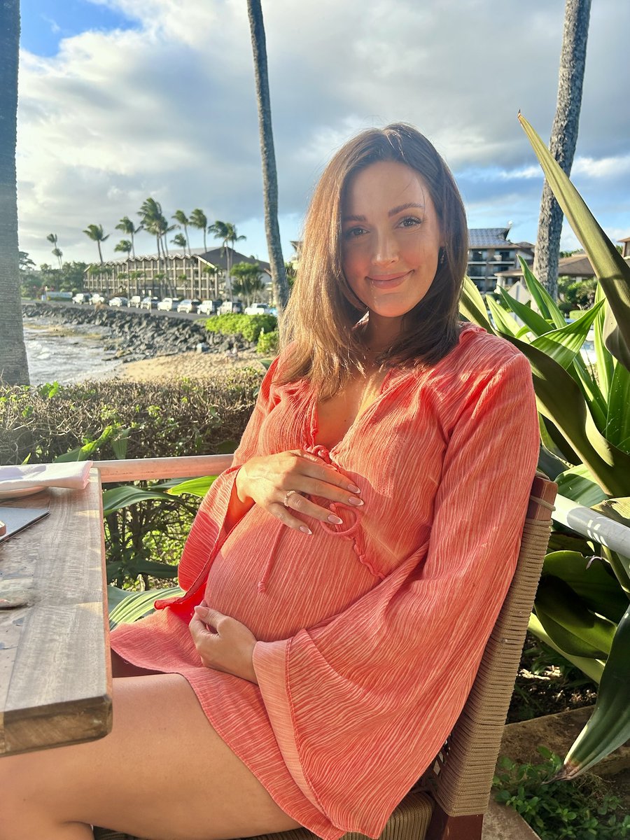 “As I reflect on my last 14 years at Yelp, the people truly stand out to me as my favorite part of my work. I love helping them reach their potential and succeed in their roles.” - Kristine, Local Sales

#FiveStarCareer #LifeAtYelp