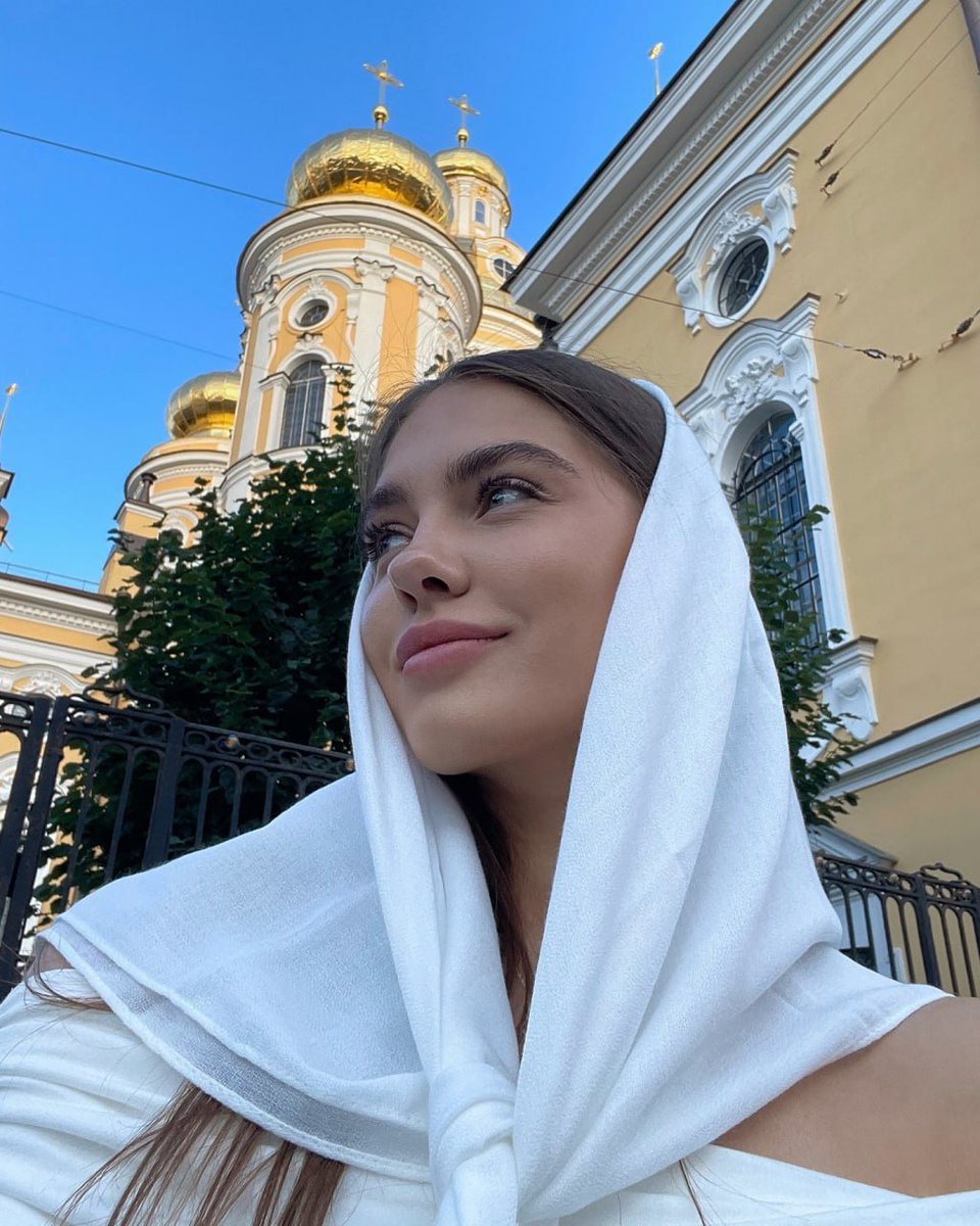 Alita962's tweet photo. Golden hours, cozy vibes, and moments to remember 🌿✨! Collecting memories, not things 💛 #goldenhourvibes #cozymoments #cafechill #effortlessstyle #citylife #memorial #fypp #viralpost https://t.co/ax7KWywrqq