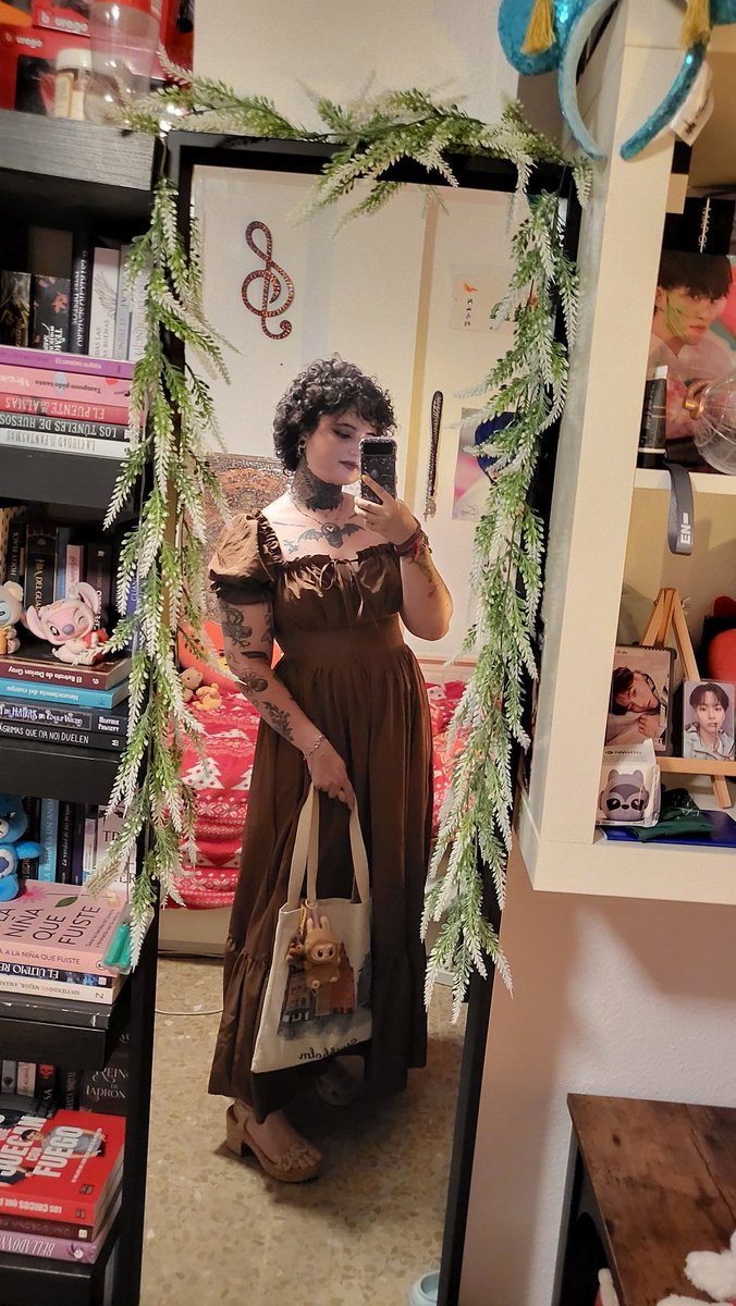 AliciaSiendones's tweet image. Fui tan fuerte que yo sola me saqué de la era masculina. Esto es un recordatorio de que no necesitáis a nadie para brillar, de todo se sale chicas💕