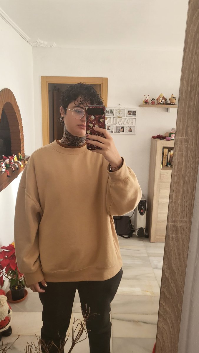 AliciaSiendones's tweet image. Fui tan fuerte que yo sola me saqué de la era masculina. Esto es un recordatorio de que no necesitáis a nadie para brillar, de todo se sale chicas💕