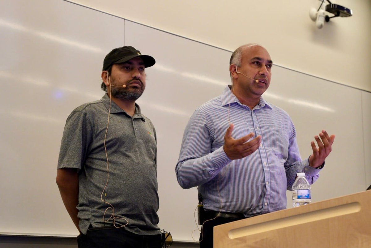 TheDataConf's tweet image. ⚙️ AI agents aren’t just helping—they’re leading.

Jay Sen &amp;amp; Vikas Sawhney (Microsoft) showed how Agentic AI is transforming enterprise ops 🤖📈. Karen Moon (Spangle AI) shared how teams are scaling faster than ever with copilots ✨ and org design hacks 🧩.

#dataconfAI #AI