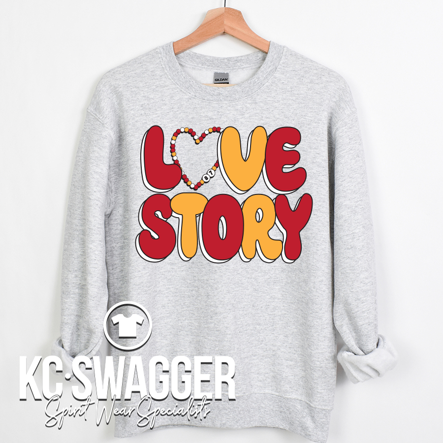 KCSwaggerShop's tweet image. We're celebrating Kansas City's favorite couple by reopening our Love Story collection.

Sweatshirts and tees available in adult and youth sizes. 

SHOP HERE: kcswaggershop.com

#taylorswiftandtraviskelceengaged  @swifferwins