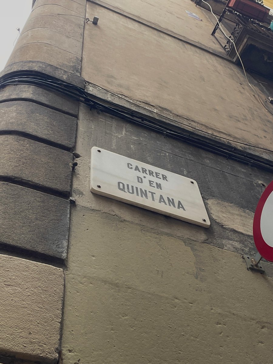 #NomenclatorBCN I La història de Barcelona també s’escriu en els noms dels seus carrers. Avui, us parlem del carrer d’en Quintana. Sabies que, originàriament, el mot Quintana feia referència a un nom de dona?

T’ho expliquem! 👇