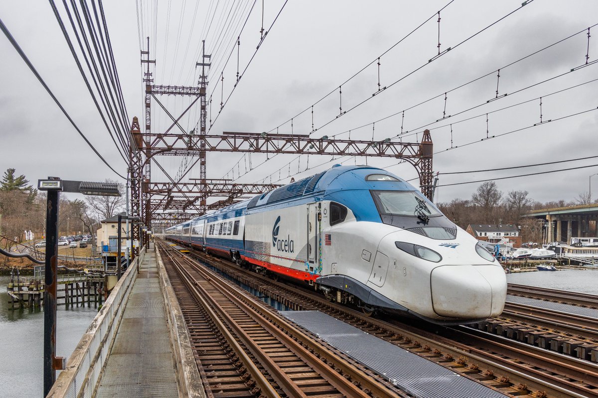 build_gateway's tweet image. The @Amtrak NextGen Acela trains unlock thousands of jobs and improve travel times along the Northeast Corridor.

With the new trains being manufactured right here in New York State, it&apos;s a clear win for regional travel + our regional economy!
