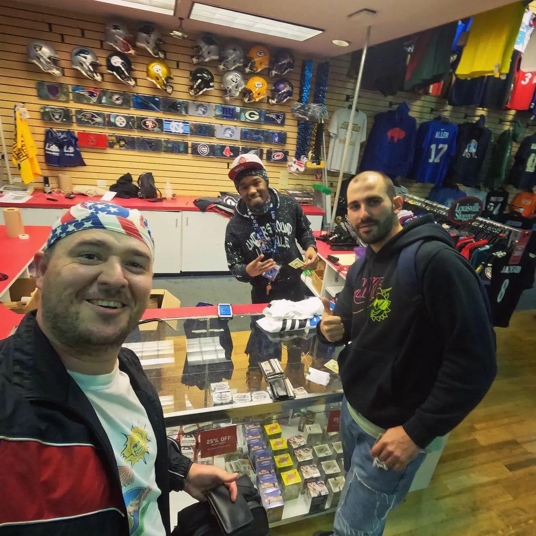 ChrisHans615's tweet image. Great day shopping for sports gear with the crew! 🏈👕 #SportsShop #TeamSpirit #Goodtimes