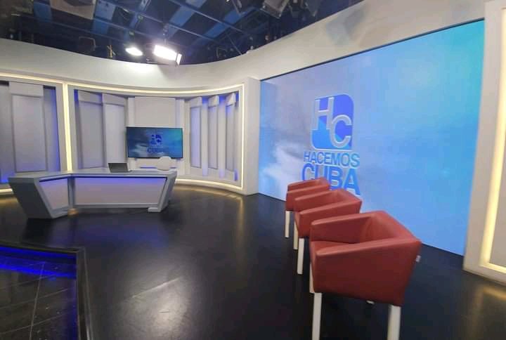 Esta noche al finalizar la novela #HacemosCuba 🇨🇺 con nuevos casos en los que se combate el fenómeno de la corrupción y sus consecuencias. Comparecerán directivos de la FGR, CGR, Minint y el nuevo director de una de las entidades involucradas.  #CubaSegura