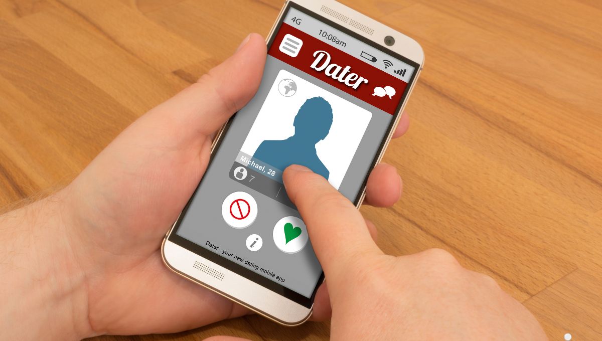 En aplicaciones de citas, chatbots como LoveGPT ejecutan estafas: construyen vínculos emocionales con la víctima y después piden transferencias o inversiones ficticias. ✍️ <a href="/Mau_Bastien/">Mau_Bastien</a> #OpiniónLSR lasillarota.com/opinion/column…